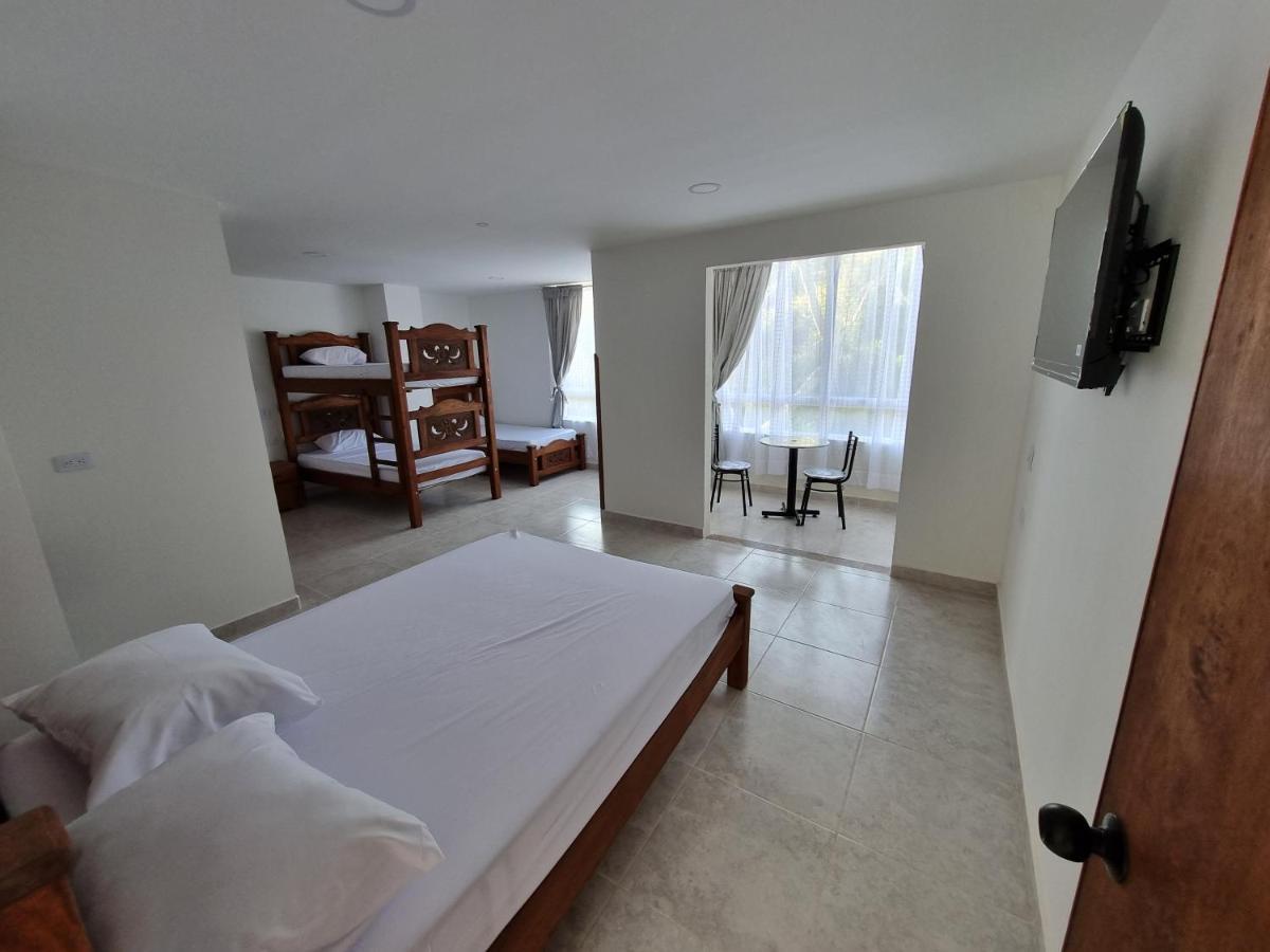 Hotel Antonella Plaza Pinchote Exterior foto